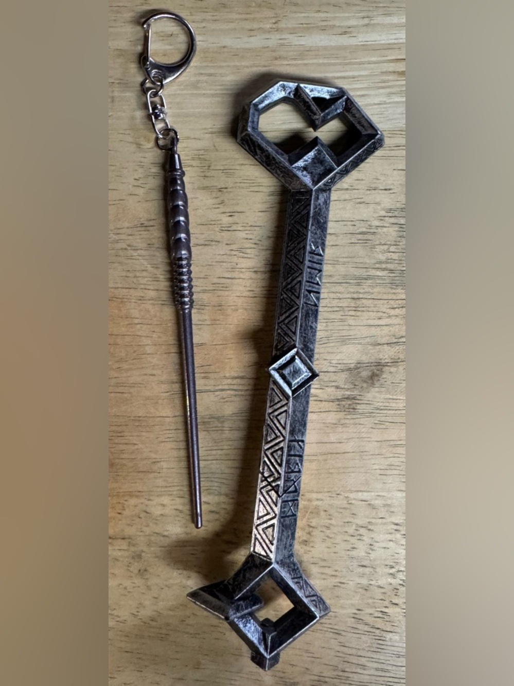 Wand Keychain + Hobbit Replica Key